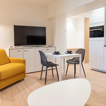 Croix Paquet - A Apartment *