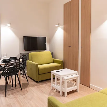 Croix Paquet - A Apartment *